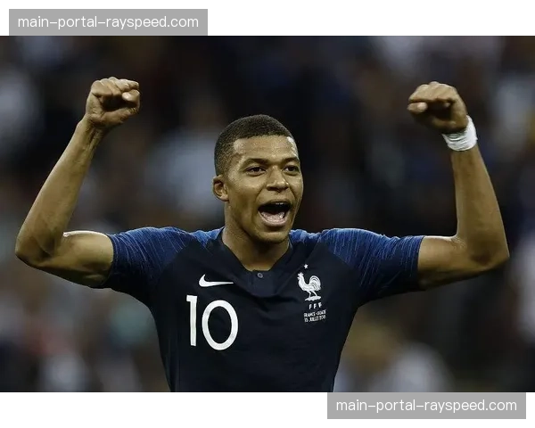 法国职业足球联盟与流媒体平台达成新一轮转播协议